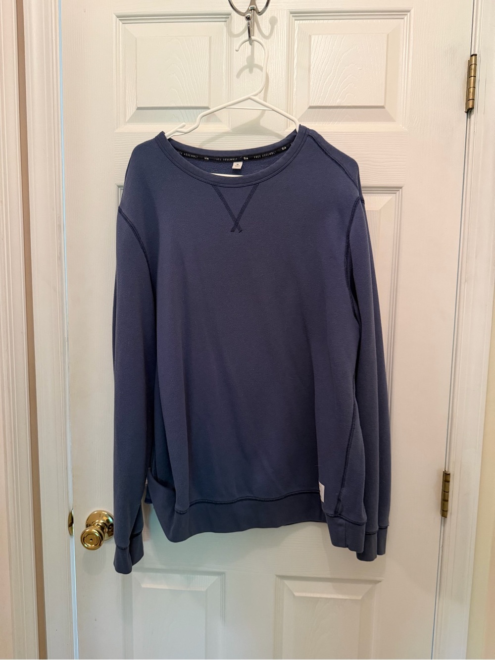 Men's Crewneck Sweatshirt in Dusty Blue